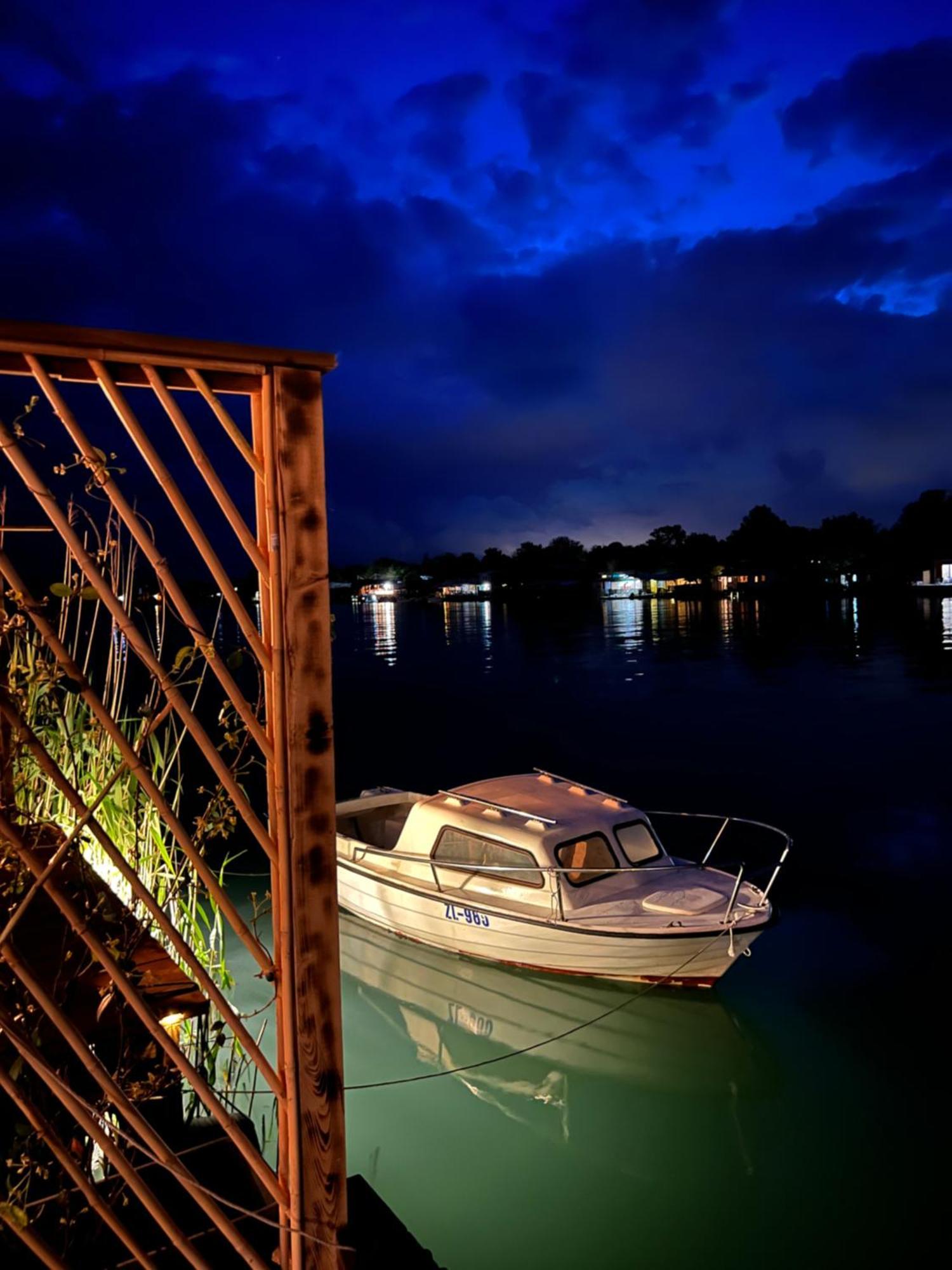Meris Ulcinj Buitenkant foto